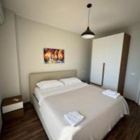 Nuna Hotel Radhimë エクステリア 写真