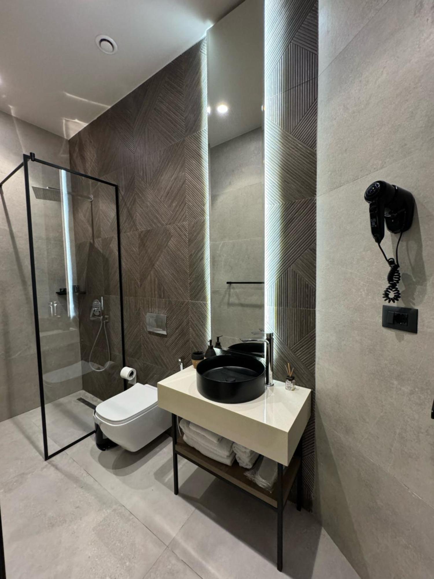 Nuna Hotel Radhimë エクステリア 写真