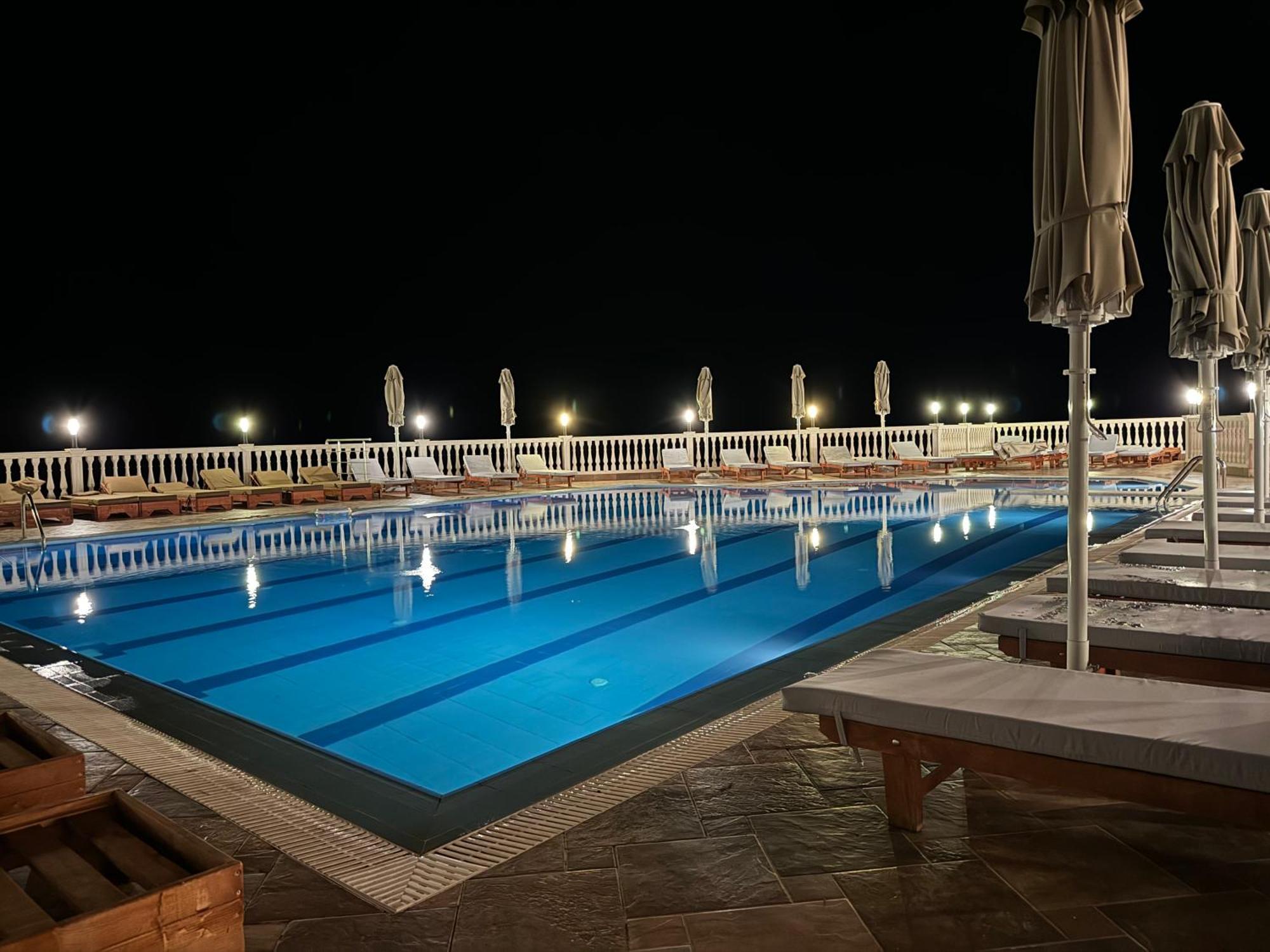 Nuna Hotel Radhimë エクステリア 写真