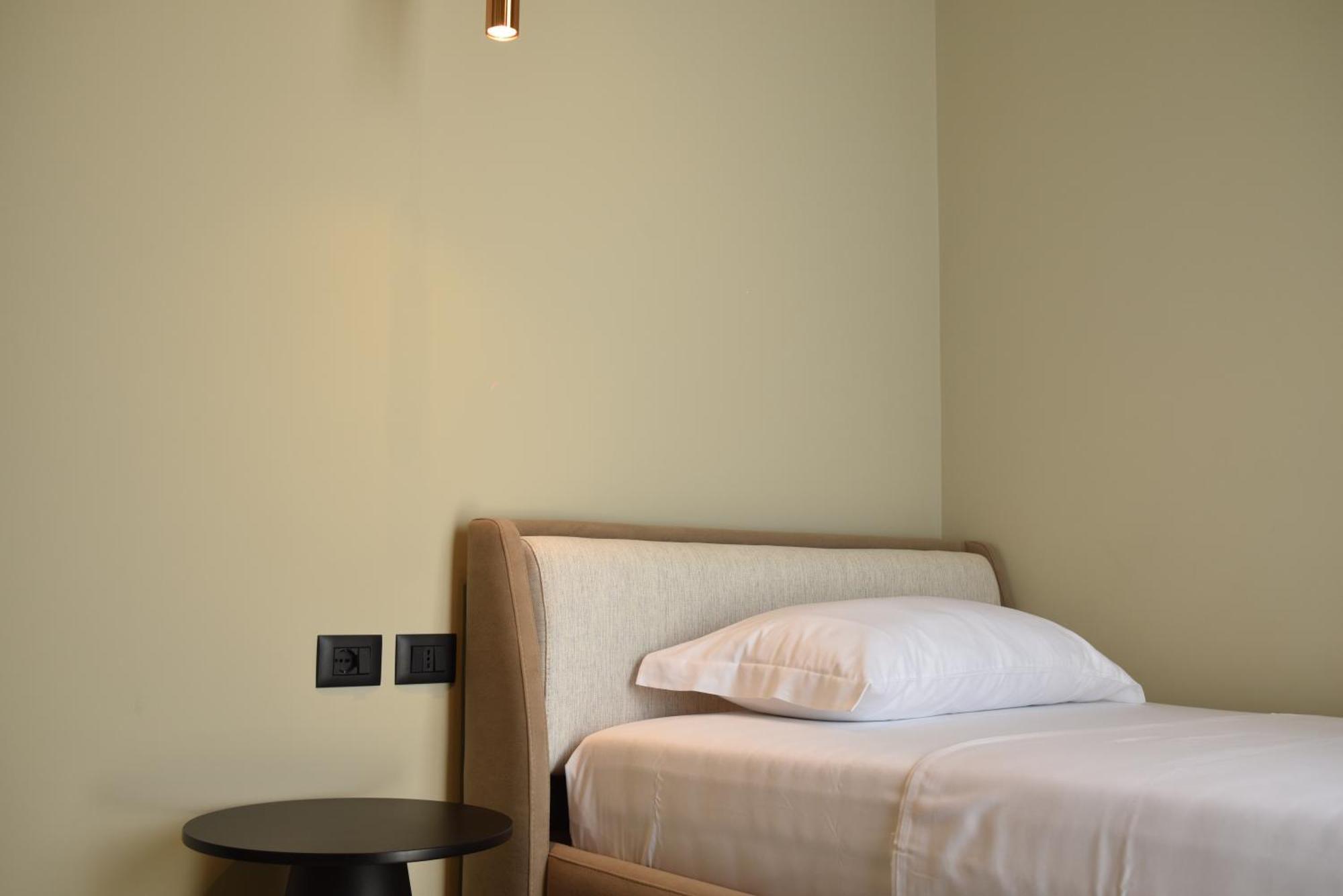 Nuna Hotel Radhimë 部屋 写真