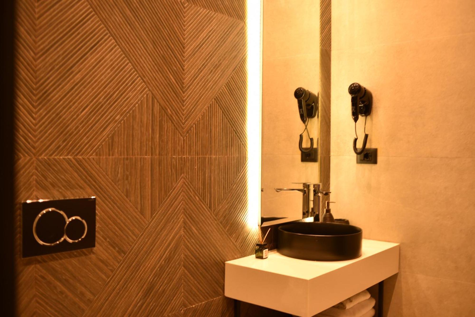 Nuna Hotel Radhimë 部屋 写真