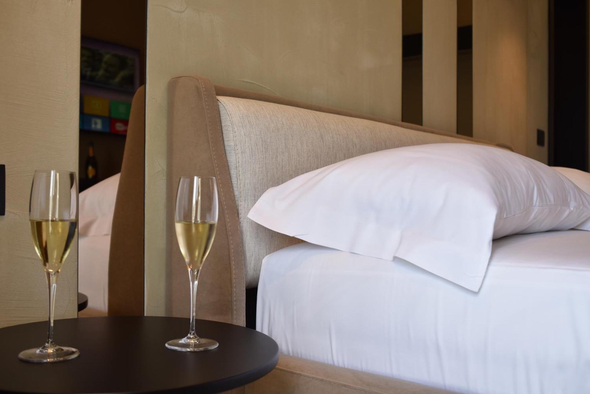 Nuna Hotel Radhimë 部屋 写真