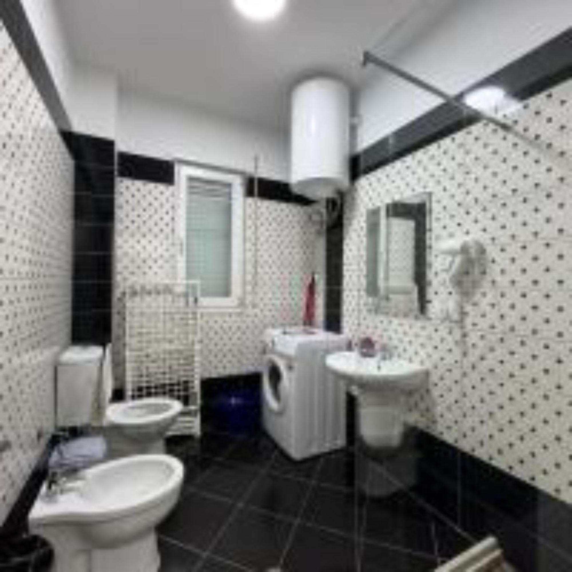 Nuna Hotel Radhimë エクステリア 写真